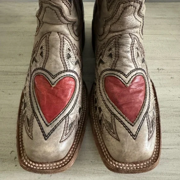 Rare Corral Vintage Heart & Wings square toe cowgirl boot | sz 7 - Picture 4 of 12